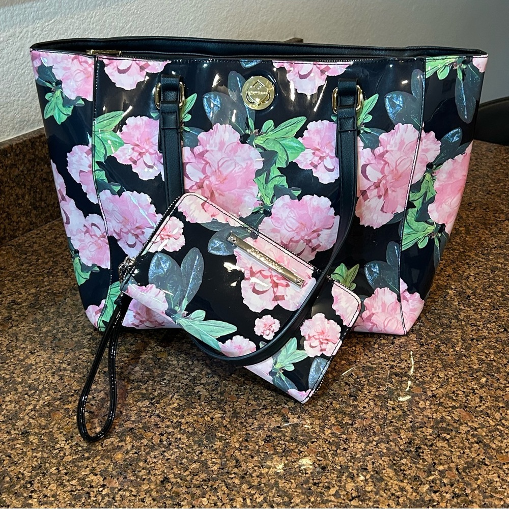 Betsy Johnson Large Pink Rose Floral Bag 
New Never Used